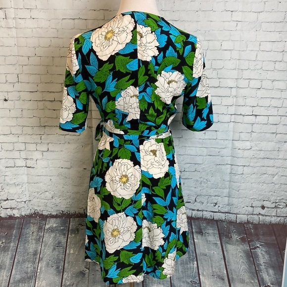 Diane Von Furstenberg Savilla Wrap Silk Floral Mini Dress Sz 4 Resortwear Luxury - Picture 8 of 16